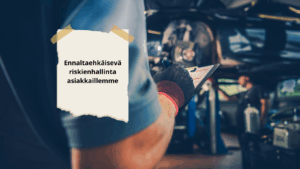 Kuvassa korjaamon työmies tekemässä laatutarkastusta. Kuvituskuva